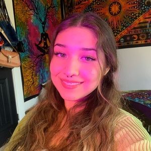 Meet your Posher, Crystal